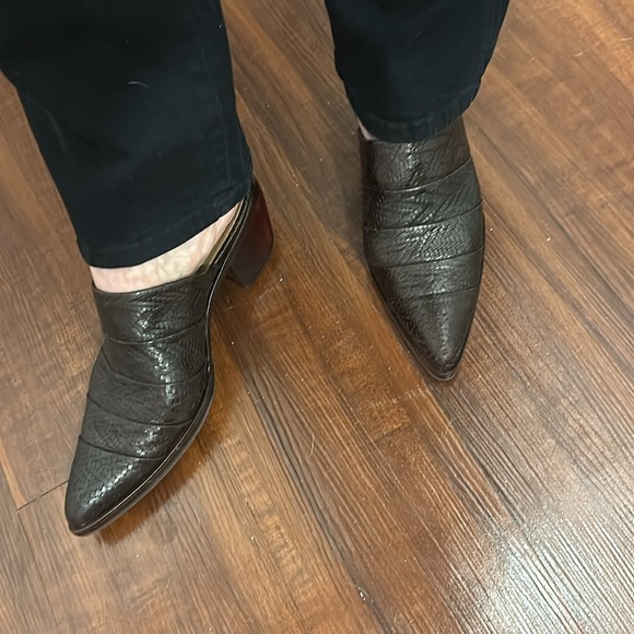 Hand-made woven leather mules: By Salpy. Made in USA Original price $365. - Picture 10 of 10